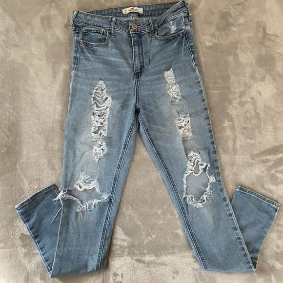 Hollister Ripped Jeans - Picture 4 of 7